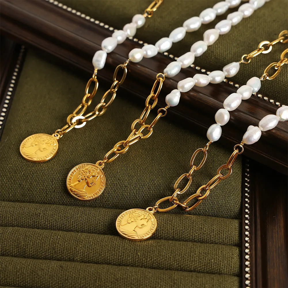 Gold Chain Splicing Pearl Necklace With Portrait Pendant