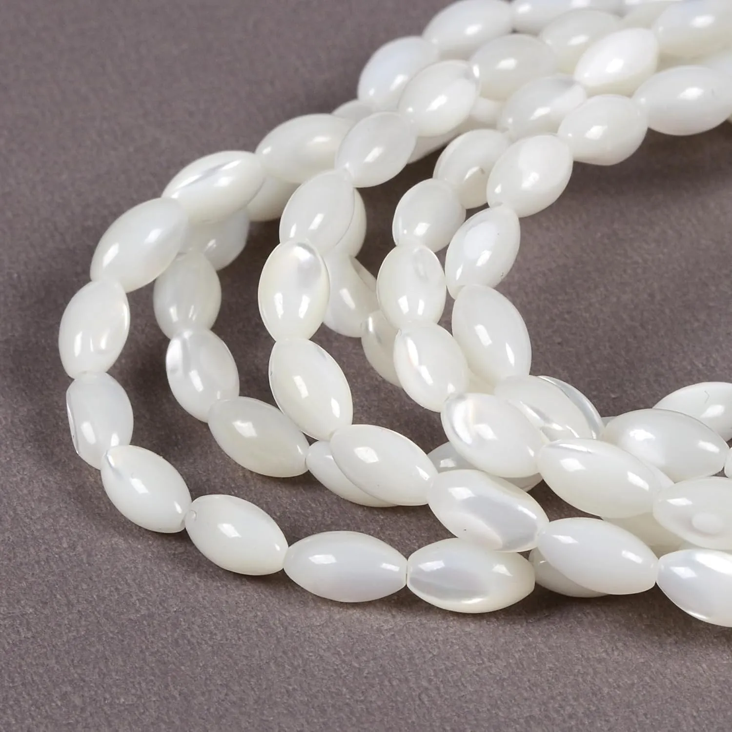 HAAMIIQII 6x9mm Natural Rice White Mother of Pearl Shell Beads Loose Gemstone Beads for Jewelry Making Strand 15 Inch (40-44pcs)