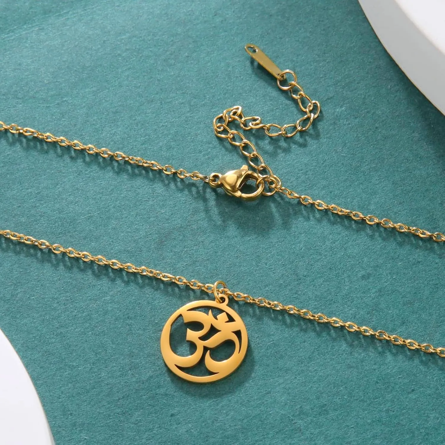 Women OM Necklace Indian Yoga Aum Om Ohm Pendant Necklace Stainless Steel Hindu Meditation Charm Sanskrit Symbol Spiritual Amulet Jewelry for Women Men