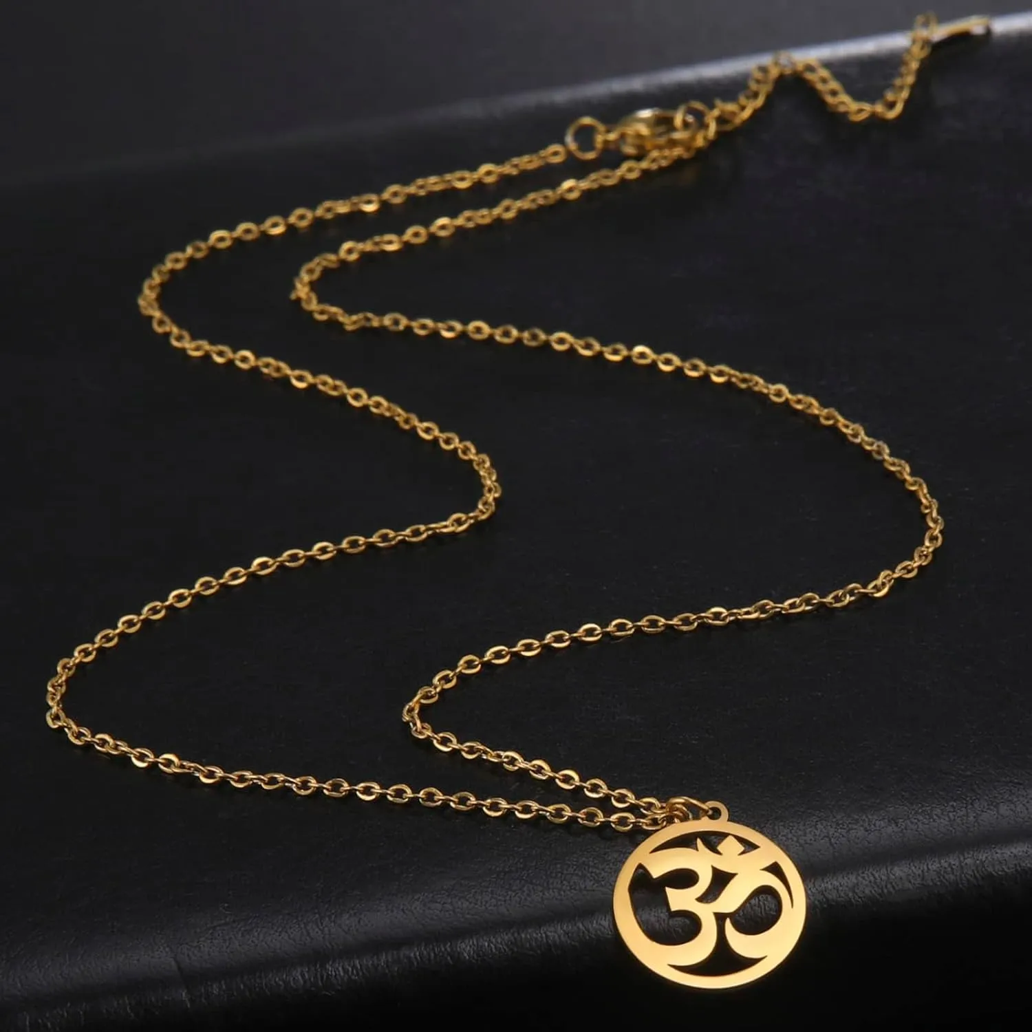 Women OM Necklace Indian Yoga Aum Om Ohm Pendant Necklace Stainless Steel Hindu Meditation Charm Sanskrit Symbol Spiritual Amulet Jewelry for Women Men